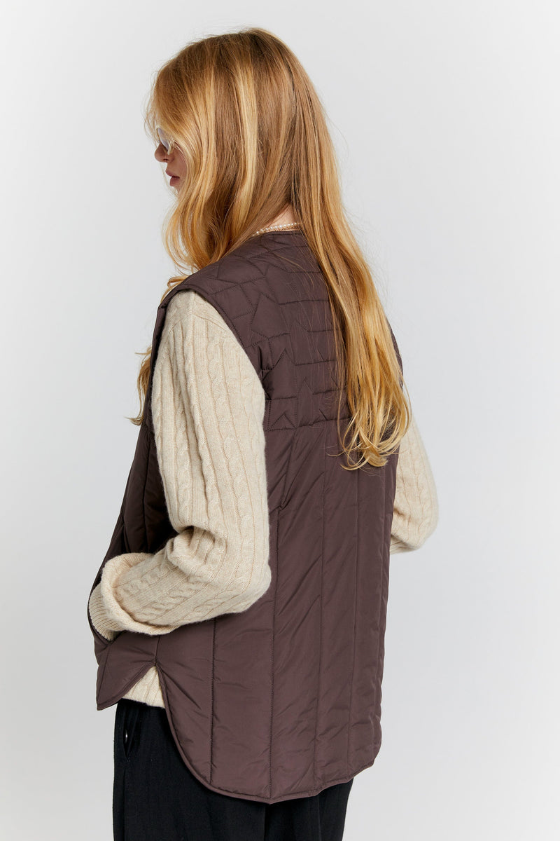 Quilted Voyager Vest | Mahogany
